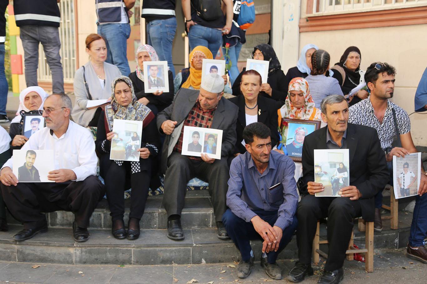 5 families from Iran join sit-in protest of families in Diyarbakır